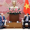 Chủ tịch Quốc hội Trần Thanh Mẫn tiếp Đại sứ Canada tại Việt Nam Jim Nickel. (Ảnh: Doãn Tấn/TTXVN)