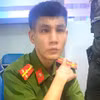 Đối tượng mặc quân phục công an giả xuất hiện tại Sân bay Đà Nẵng. (Ảnh do công an cung cấp)