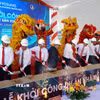 Các đại biểu thực hiện nghi thức khởi công dự án. (Ảnh: Quốc Dũng/TTXVN)