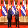 Chủ tịch Quốc hội Trần Thanh Mẫn đón Chủ tịch Quốc hội Cuba Esteban Lazo Hernández. (Ảnh: Doãn Tấn/TTXVN)