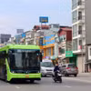 Hà Nội đã triển khai thêm các tuyến xe buýt điện nhằm giảm thiểu khí thải nhà kính ra môi trường. (Nguồn: Vietnam+)