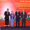 Thượng tướng Nguyễn Văn Gấu (thứ 2 từ phải sang), Thứ trưởng Bộ Quốc phòng, Trưởng đoàn đại biểu Bộ Quốc phòng Việt Nam cùng các trưởng, phó đoàn đại biểu. (Ảnh: Xuân Khu/TTXVN)