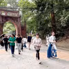 Đoàn doanh nghiệp lữ hành quốc tế tham quan Khu Du lịch Đền Hùng ở Phú Thọ. (Ảnh: Hoàng Hùng/TTXVN)