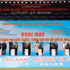 Các đại biểu thực hiện nghi thức khai mạc hội chợ. (Ảnh: Tuấn Anh/TTXVN)