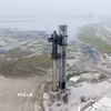 Tàu vũ trụ Starship trên bệ phóng ở Boca Chica, bang Texas, Mỹ. (Ảnh: THX/TTXVN)