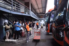 Dịp nghỉ lễ 30/4-1/5 hành khách được dự báo sẽ đi lại tăng cao. (Ảnh: Hoài Nam/Vietnam+)