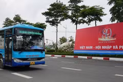 Các tuyến buýt của Transerco đã phục vụ nhu cầu đi lại cho người dân dịp Quốc khánh 2/9. (Ảnh: PV/Vietnam+)