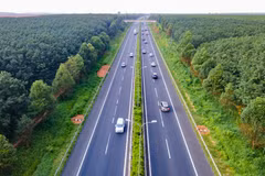 Phương tiện lưu thông trên tuyến cao tốc Thành phố Hồ Chí Minh-Long Thành-Dầu Giây. (Ảnh: PV/Vietnam+)