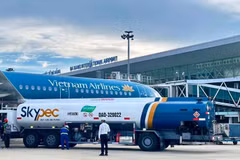 Vietnam Airlines sử dụng nhiên liệu hàng không bền vững (SAF) - dẫn đầu xu hướng hàng không xanh. (Ảnh: PV/Vietnam+)