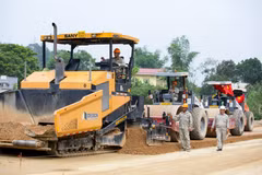Giải ngân vốn đầu tư công nửa đầu năm 2026 đạt hơn 356,9 nghìn tỷ đồng. (Ảnh: PV/Vietnam+)