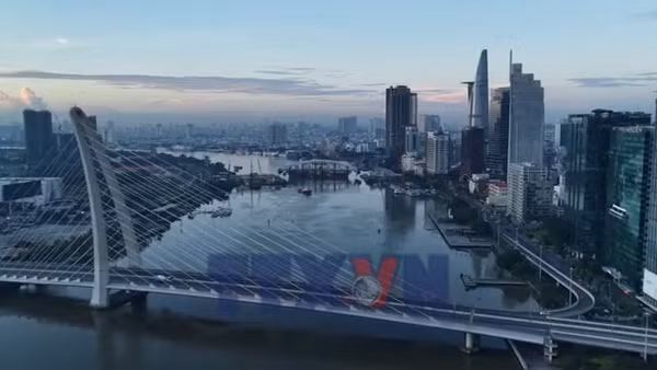 Nhịp chính cầu đi bộ qua sông Sài Gòn được hợp long 