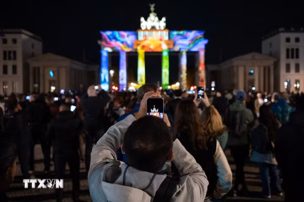 Đức: Rực rỡ lễ hội ánh sáng tại thủ đô Berlin