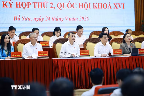 Thủ tướng tiếp xúc cử tri thành phố Hải Phòng trước Kỳ họp thứ hai Quốc hội