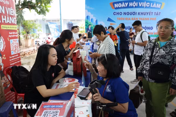 Trao cơ hội việc làm, giúp người khuyết tật khẳng định bản thân