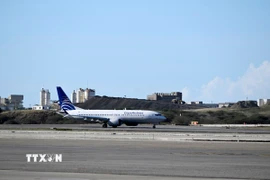 Máy bay đỗ tại sân bay quốc tế Simon Bolivar ở Venezuela. (Ảnh: THX/TTXVN)