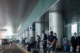 Hành khách tại sân bay Myanmar. (Ảnh: thehansindia)