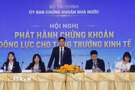 Phiên thảo luận về các quy định mới tại Nghị định số 200/2026/NĐ-CP về chào bán, giao dịch trái phiếu doanh nghiệp riêng lẻ. (Ảnh: Hứa Chung/TTXVN)
