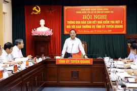 Ủy viên Bộ Chính trị, Bí thư Trung ương Đảng, Trưởng Ban Tuyên giáo và Dân vận Trung ương Trịnh Văn Quyết phát biểu kết luận hội nghị. (Ảnh: Quang Cường/TTXVN)