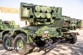 Hệ thống Pháo phản lực cơ động cao M142 (HIMARS). (Ảnh: PAP/TTXVN)