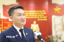Đồng chí Thongly Sisoulith, Ủy viên Trung ương Đảng, Bí thư Trung ương Đoàn Thanh niên NDCM Lào, đánh giá cao sự thành công của Việt Nam và bày tỏ mong muốn tăng cường hợp tác sâu rộng hơn nữa với thanh niên Việt Nam trong các lĩnh vực khoa học, kỹ thuật và trao đổi văn hóa. (Ảnh: Xuân Tú/TTXVN)