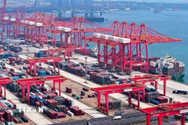 Quang cảnh cảng hàng hóa tại tỉnh Sơn Đông, Trung Quốc. (Ảnh: THX/TTXVN)