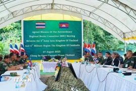 Hội nghị bất thường Ủy ban Biên giới khu vực (RBC) giữa Quân khu 4 (Campuchia) và Quân khu 2 (Thái Lan), ngày 27/8/2025. (Ảnh: AKP/TTXVN phát)