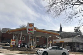 Một trạm xăng trên Đại lộ Connecticut ở thủ đô Washington D.C (Mỹ). (Ảnh: Ngọc Quang/TTXVN)