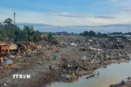 Siêu bão Kalmaegi gây ra thiệt hại nghiêm trọng trên diện rộng. (Ảnh: THX/TTXVN)