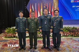 Đoàn Việt Nam tham dự AACC-22 tại Jakarta do Thiếu tướng Vũ Hồng Sơn, Tư lệnh Quân chủng Phòng không-Không quân, làm trưởng đoàn. (Ảnh: Minh Thái/TTXVN)