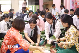 Đậm sắc màu văn hóa Việt trong ngày Tết cổ truyền tại Lào