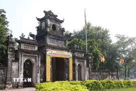 Chùa Chuông là một trong những di tích tiêu biểu nằm trong khu di tích Quốc gia đặc biệt Phố Hiến. (Ảnh: Đinh Văn Nhiều/TTXVN)