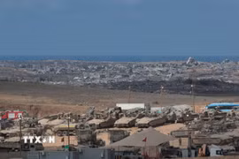 Xe quân sự Israel tại khu vực biên giới với Dải Gaza ngày 10/10/2025. (Ảnh: THX/TTXVN)