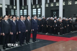 Tổng Bí thư Tô Lâm cùng các đồng chí Lãnh đạo, nguyên Lãnh đạo Đảng, Nhà nước dự Lễ truy điệu nguyên Chủ tịch nước Trần Đức Lương. (Ảnh: TTXVN)