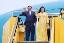Thủ tướng Phạm Minh Chính và Phu nhân bắt đầu chuyến thăm chính thức Thụy Điển. (Ảnh: Dương Giang/TTXVN)