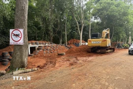 Hầm công sự do quân đội Thái Lan chuẩn bị tại khu vực Đền Ta Muen Thom ngày 23/7/2025. (Ảnh: Phạm Hải/TTXVN)