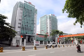 Trụ sở tòa tháp đôi của Sở Tài chính và Sở Công Thương (tỉnh Thái Bình cũ) được sửa chữa, cải tạo trở thành cơ sở 2 của Trường Đại học Thái Bình. (Ảnh: Thế Duyệt/TTXVN)