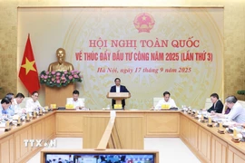 Thủ tướng Phạm Minh Chính chủ trì Hội nghị toàn quốc về thúc đẩy đầu tư công năm 2025 (lần thứ ba). (Ảnh: Dương Giang/TTXVN)