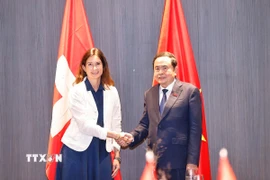 Chủ tịch Quốc hội Trần Thanh Mẫn hội kiến Chủ tịch Hạ viện Thụy Sĩ Maja Riniker. (Ảnh: Doãn Tấn/TTXVN)