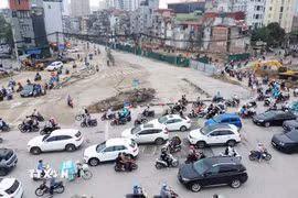 Giao thông tại khu vực nút giao La Thành-Nguyễn Chí Thanh. (Ảnh: Quốc Khánh/TTXVN)
