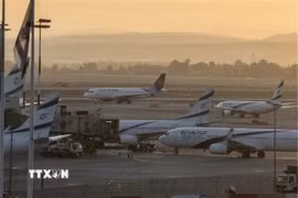 Các máy bay tại sân bay quốc tế Ben Gurion, Israel. (Ảnh: IRNA/TTXVN)