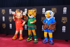 Các linh vật của World Cup 2026 ra mắt tại lễ bốc thăm (từ trái sang): Nai sừng tấm Canada, Báo đốm Mexico và Đại bàng đầu trắng Mỹ. (Ảnh: THX/TTXVN)