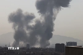 Khói bốc lên sau một vụ nổ ở thủ đô Tehran, Iran ngày 28/2/2026. (Ảnh: The Times of Israel/TTXVN)