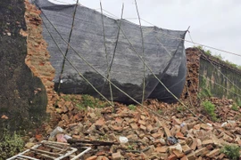 Đoạn tường bị sập dài khoảng 15m. (Ảnh: Mai Trang/TTXVN)