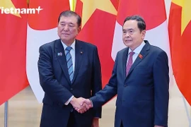 Chủ tịch Quốc hội Trần Thanh Mẫn hội kiến Thủ tướng Nhật Bản