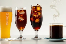 Uống nhiều rượu, bia và thức uống có ga dễ gây ra nhiều bệnh nguy hiểm, trong đó có tiểu đường. (Nguồn: Vietnam+)