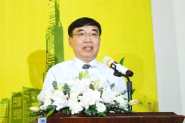 Tổng Lãnh sự Việt Nam tại tỉnh Preah Sihanouk Lại Xuân Chiến phát biểu và gửi lời chúc Tết tới bà con người gốc Việt tại chương trình “Xuân quê hương 2025”. (Ảnh: Quang Anh/TTXVN)