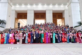 Cá đại biểu dự buổi gặp mặt nữ trí thức tiêu biểu và trao Giải thưởng Kovalevskaia năm 2023. (Ảnh: An Đăng/TTXVN)