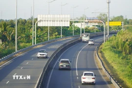 Cao tốc Trung Lương-Mỹ Thuận tại khu vực nút giao An Thái Trung (Đồng Tháp) hiện có 4 làn xe. (Ảnh: Nhựt An/TTXVN)