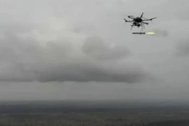 Ấn Độ phóng thử thành công tên lửa dẫn đường chính xác từ UAV