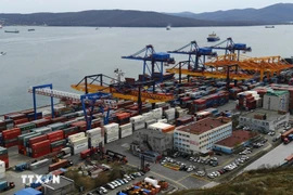 Cảng hàng hóa Vladivostok ở vùng Viễn Đông của Nga. (Ảnh: AFP/TTXVN)